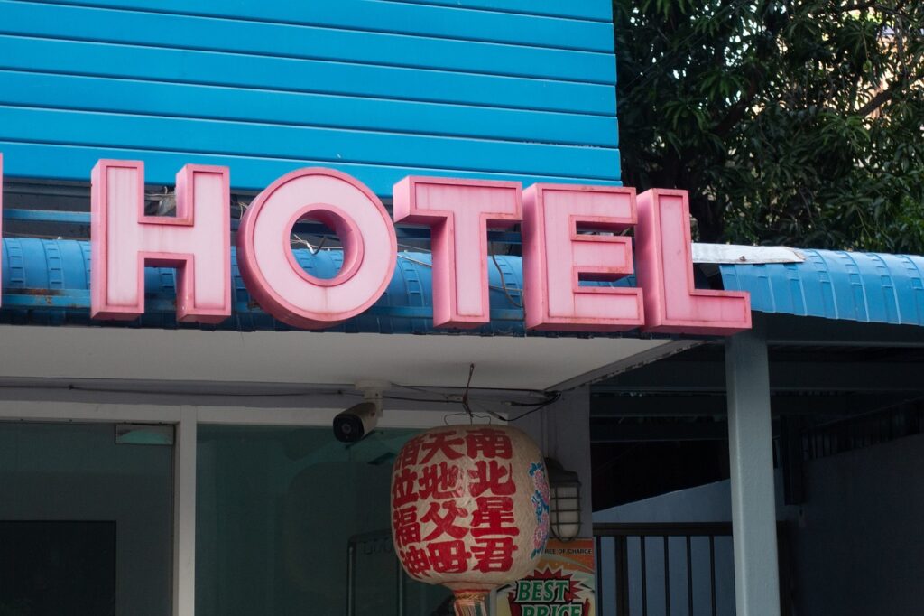 The Many Ways of Cheap Vacations - Vacations Begin